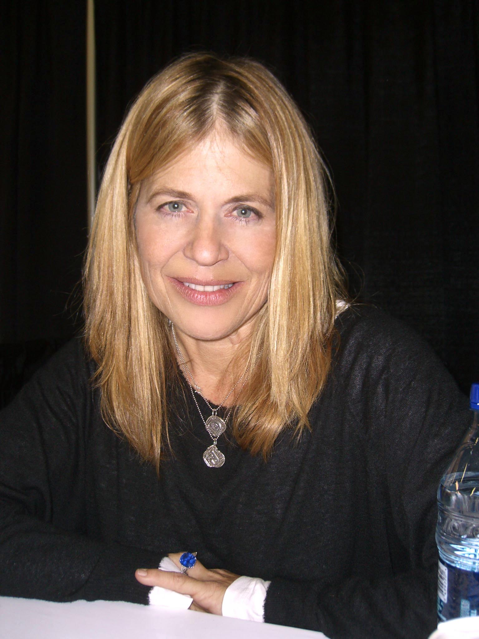 Linda Hamilton By Luigi Novi 10.17.09
