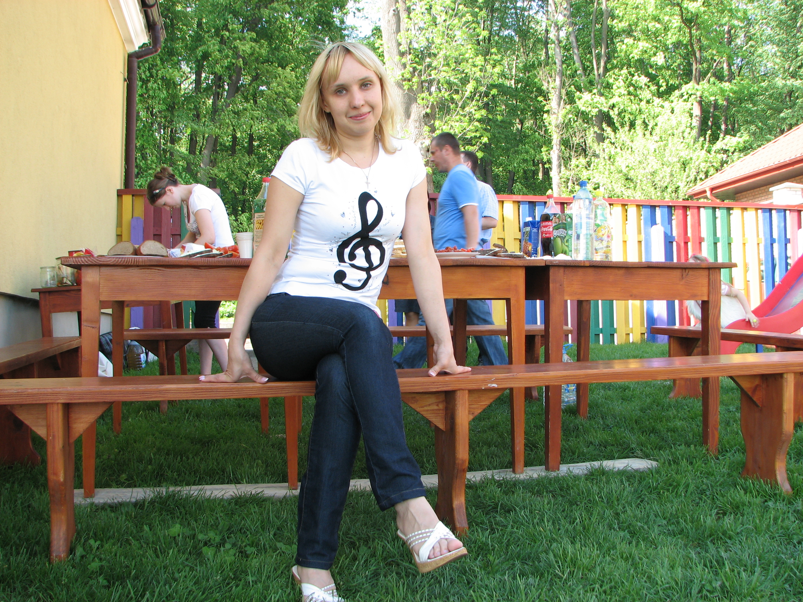 Catholic families of a parish gathered for a picnic, picture 3