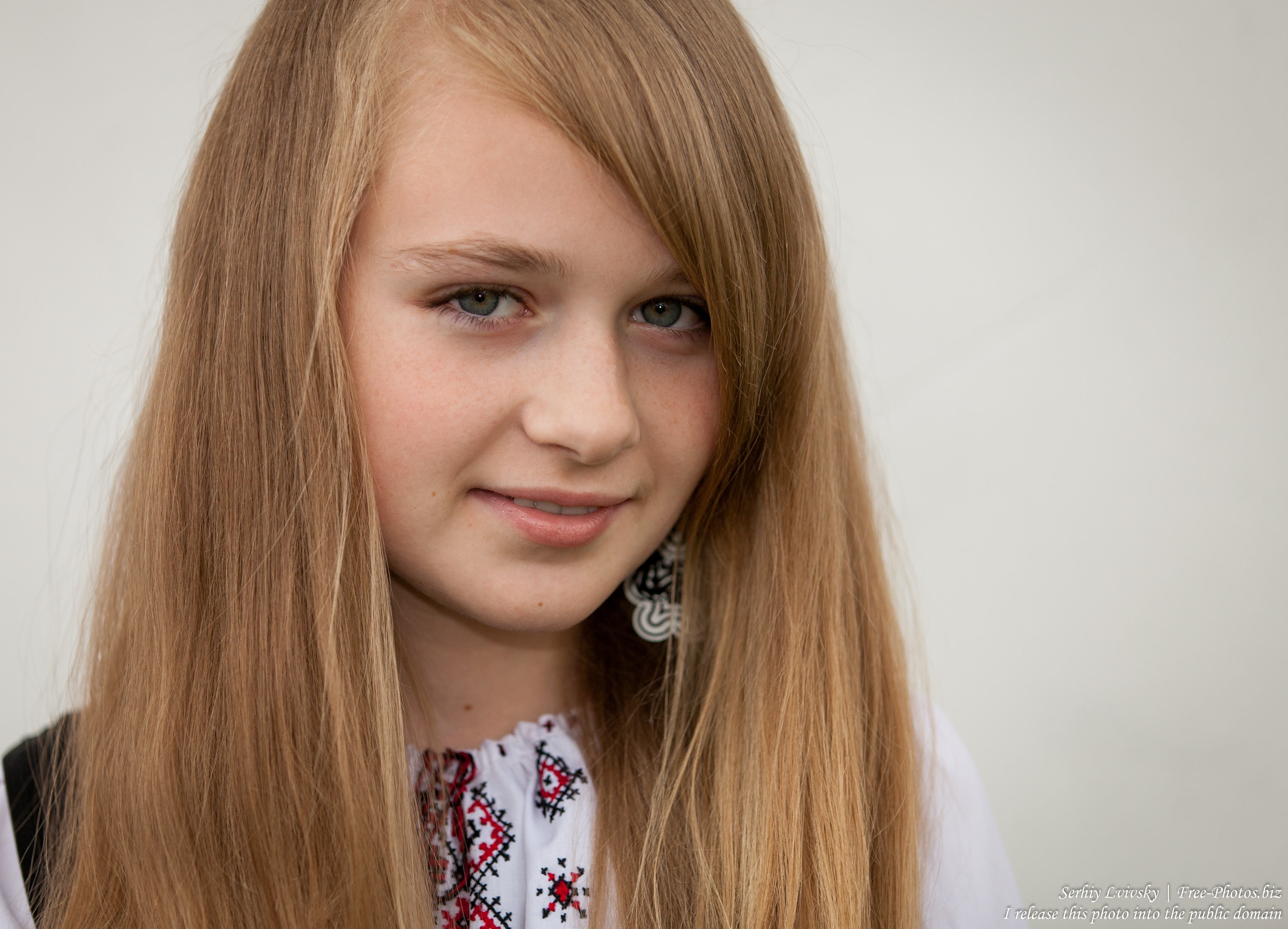 a blond 13-year-old girl photographed in June 2015, picture 19
