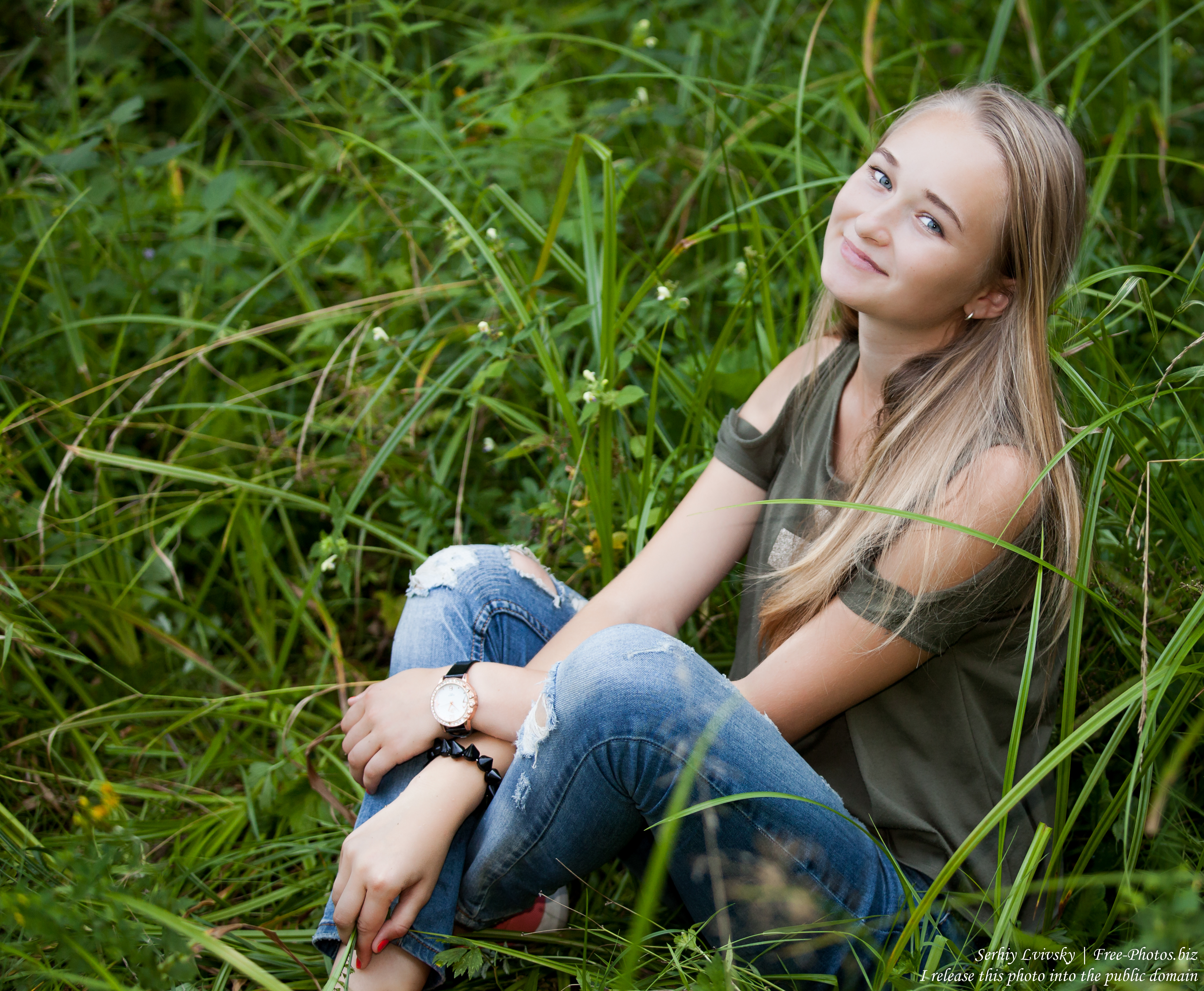 a blond 14-year-old girl photographed in August 2015 by Serhiy Lvivsky, picture 5