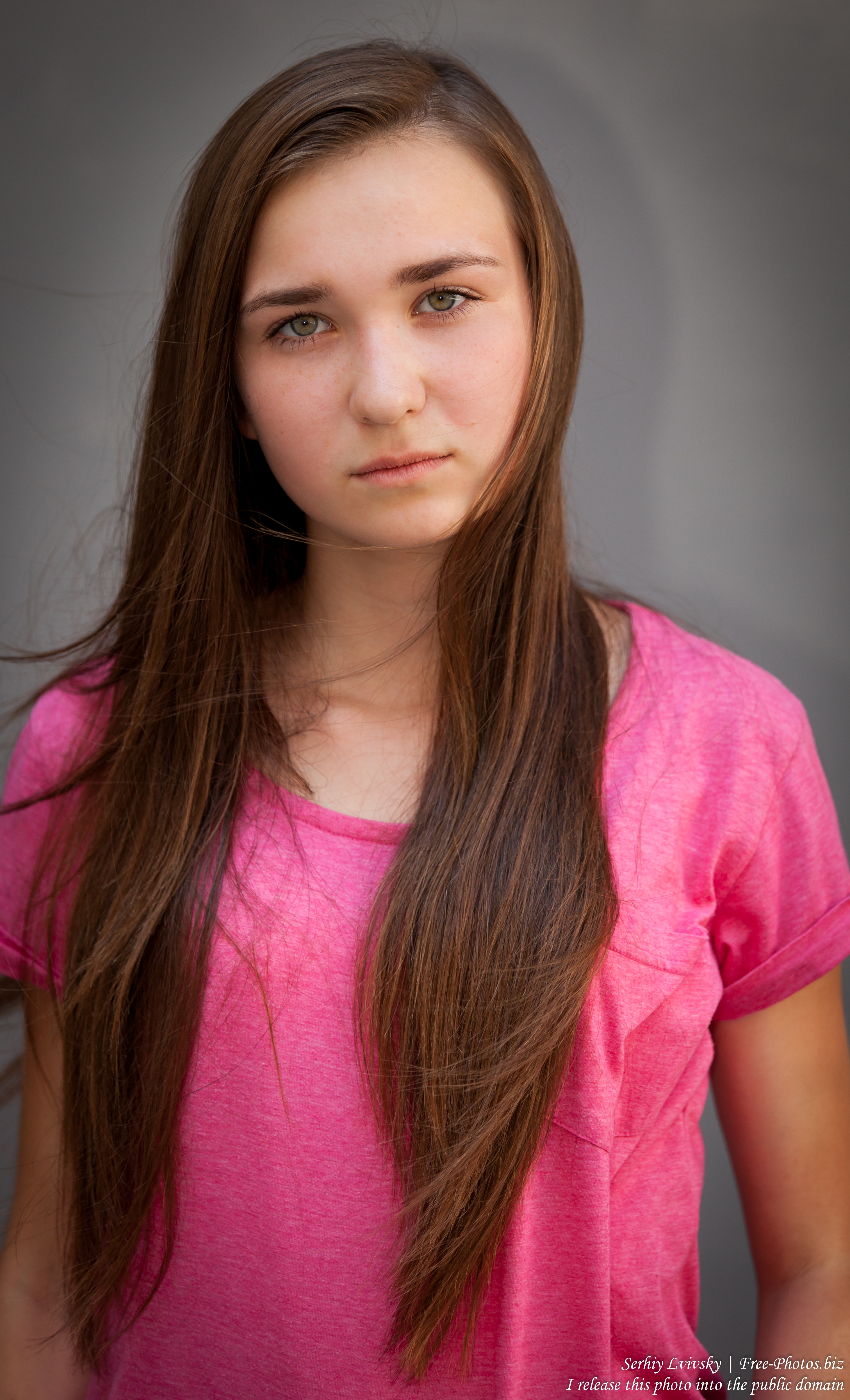 a brunette girl photographed in July 2015 by Serhiy Lvivsky, picture 1