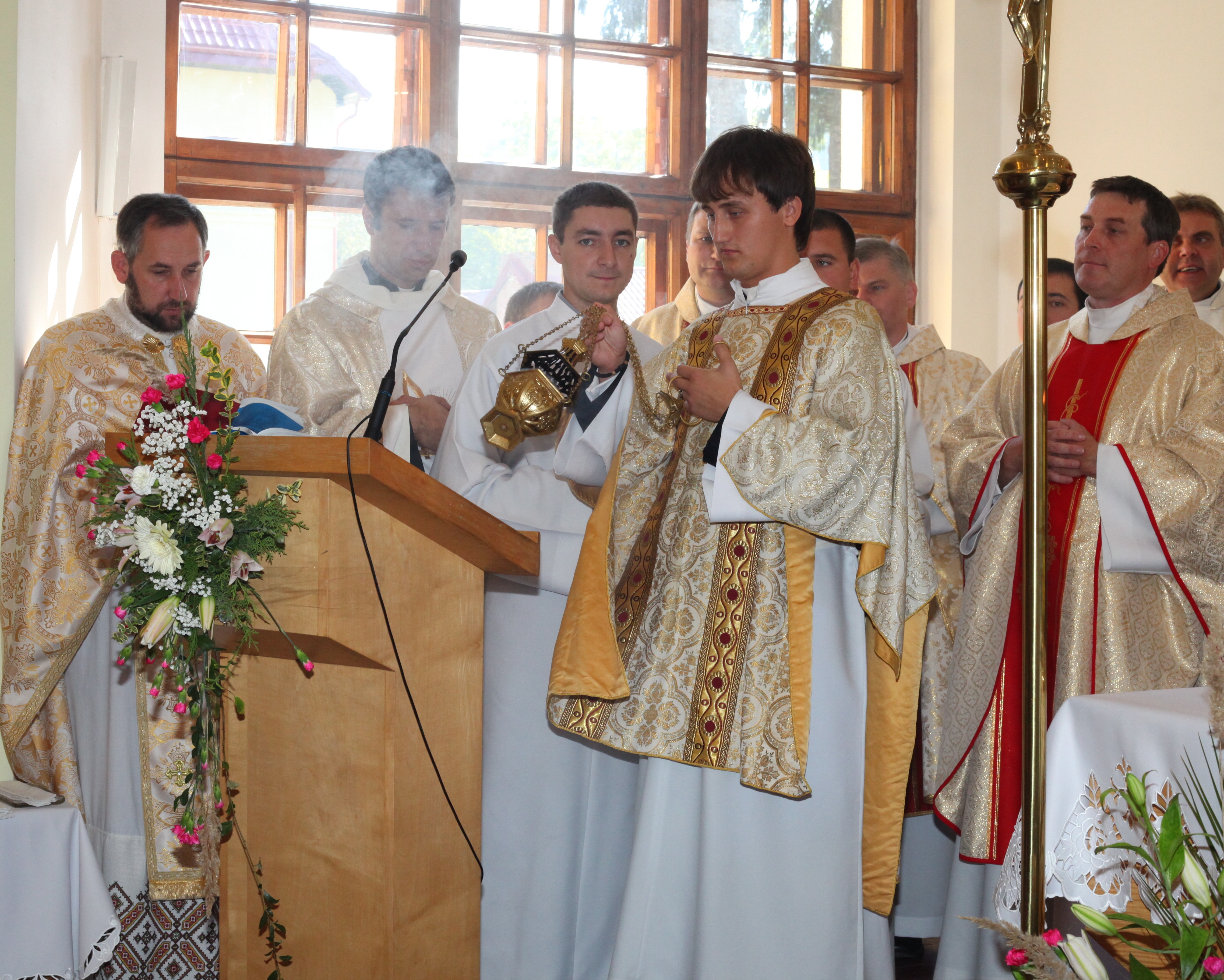 a Holy Mass during a holiday celebration, with many priests, photo 1