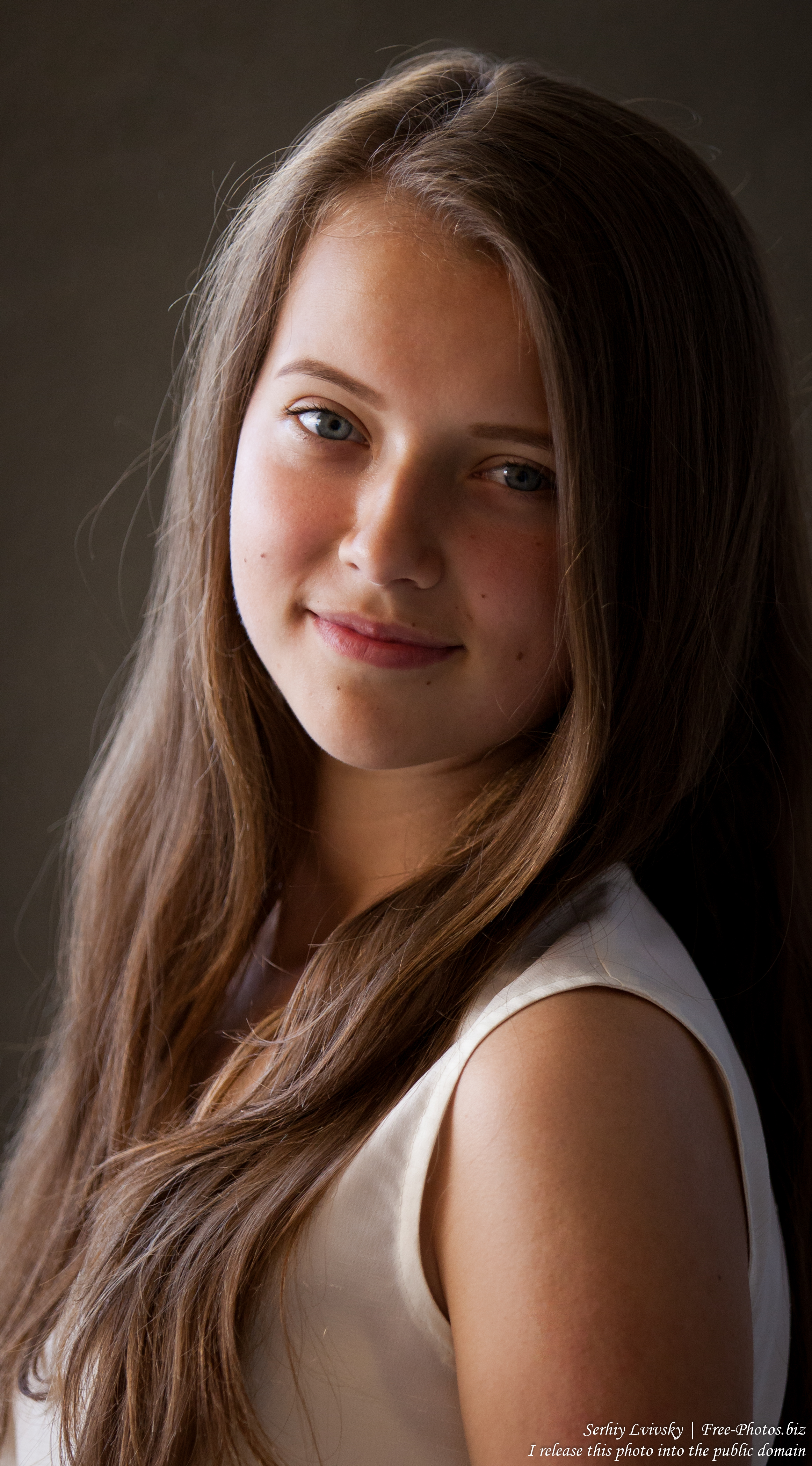 Photo of a cute 15-year old girl photographed in July 2015, 
