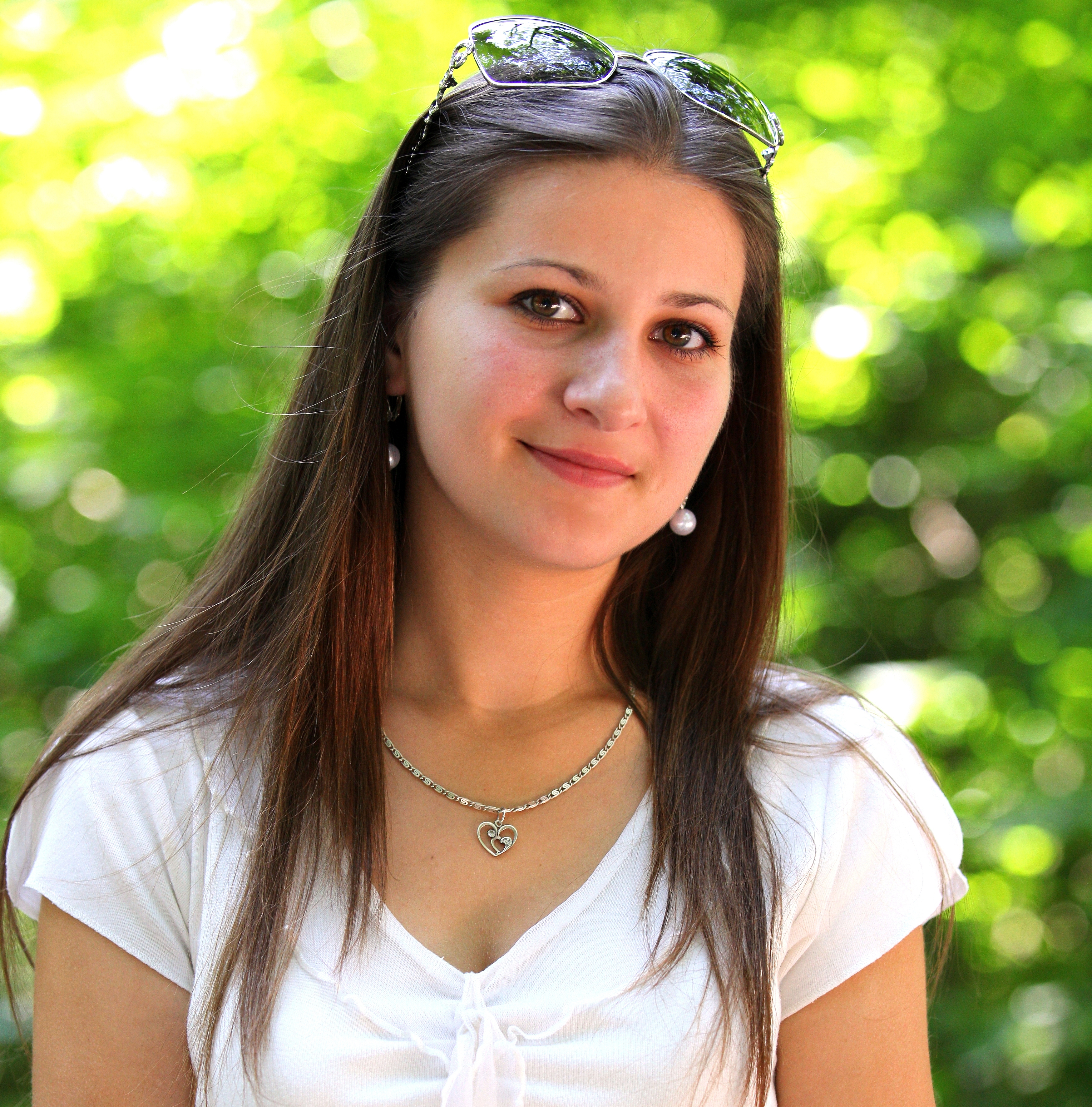 a marvelously beautiful Catholic girl photographed in July 2013, picture 7/22