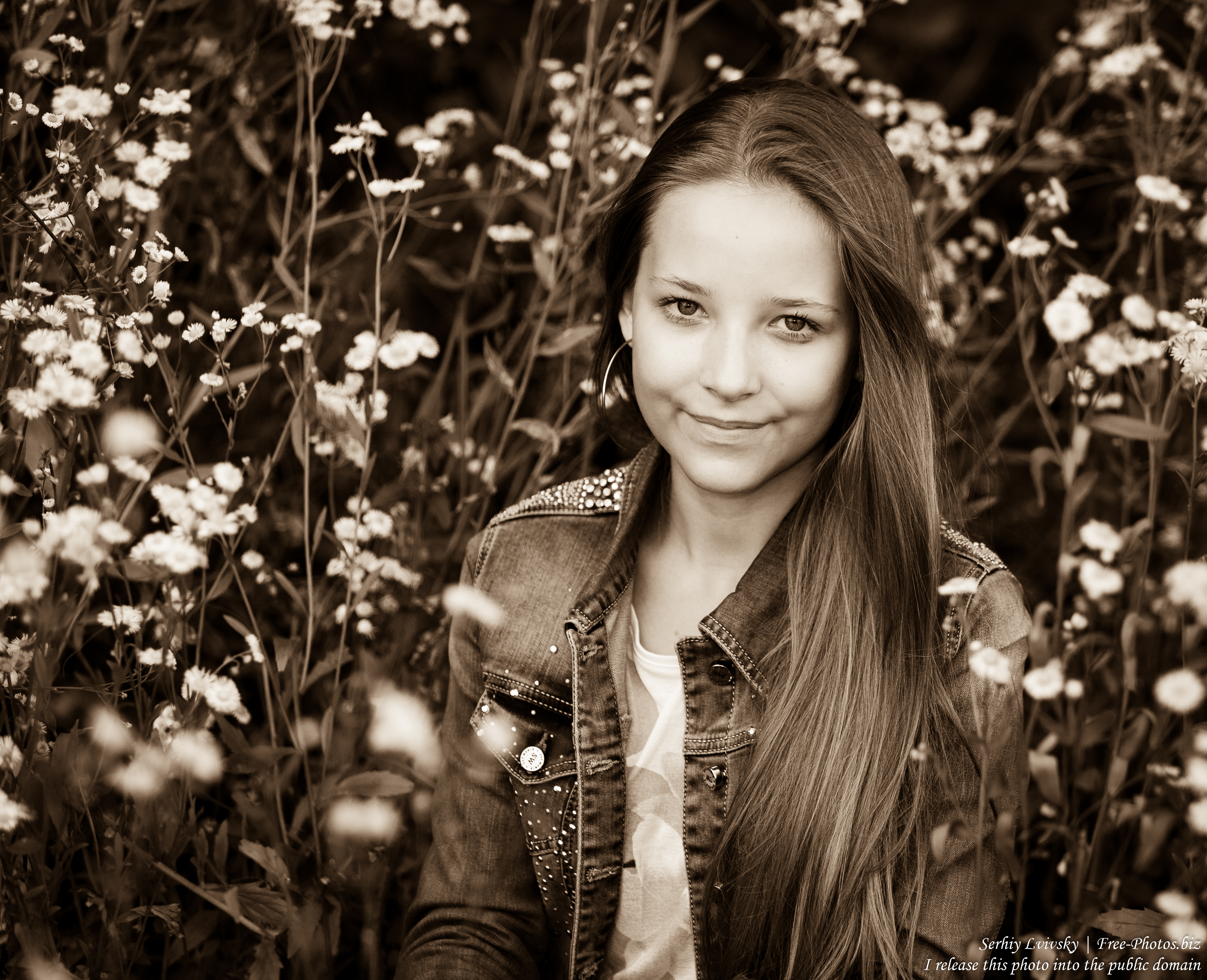 a pretty 13-year-old girl photographed in July 2015 by Serhiy Lvivsky, picture 10