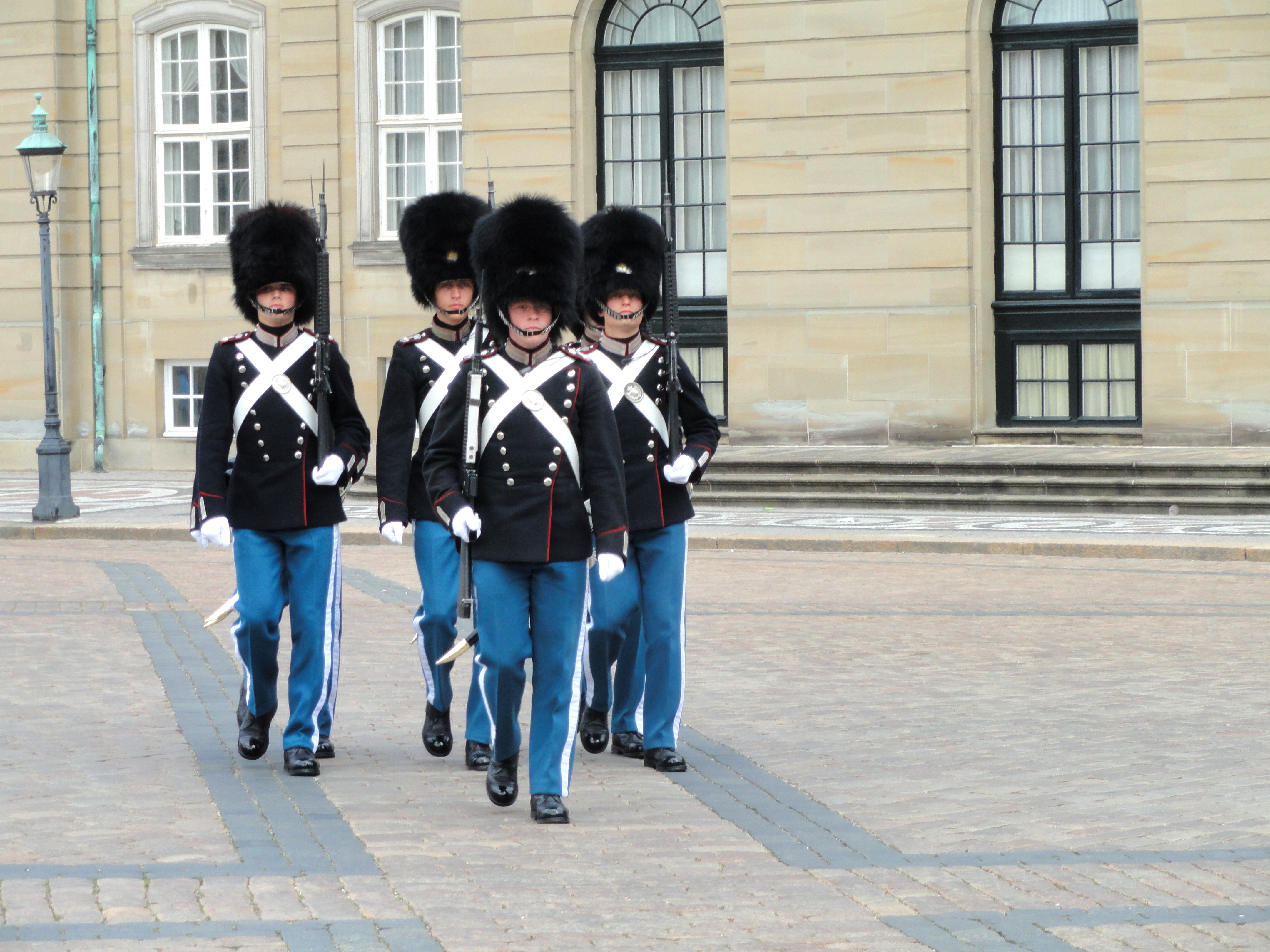 Amalienborg Palace guards - DSC07141