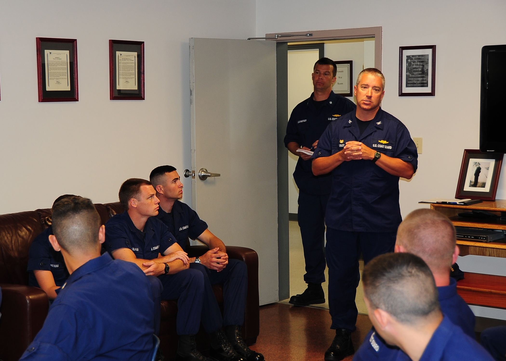 Capt. Sibley visits Station Frankfort 120713-G-AW789-001
