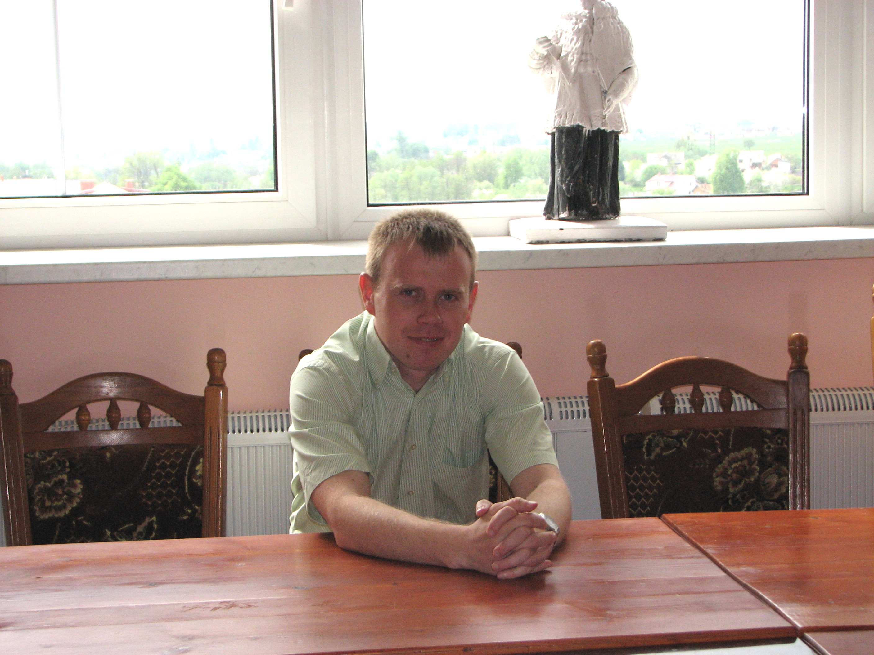 A smiling man