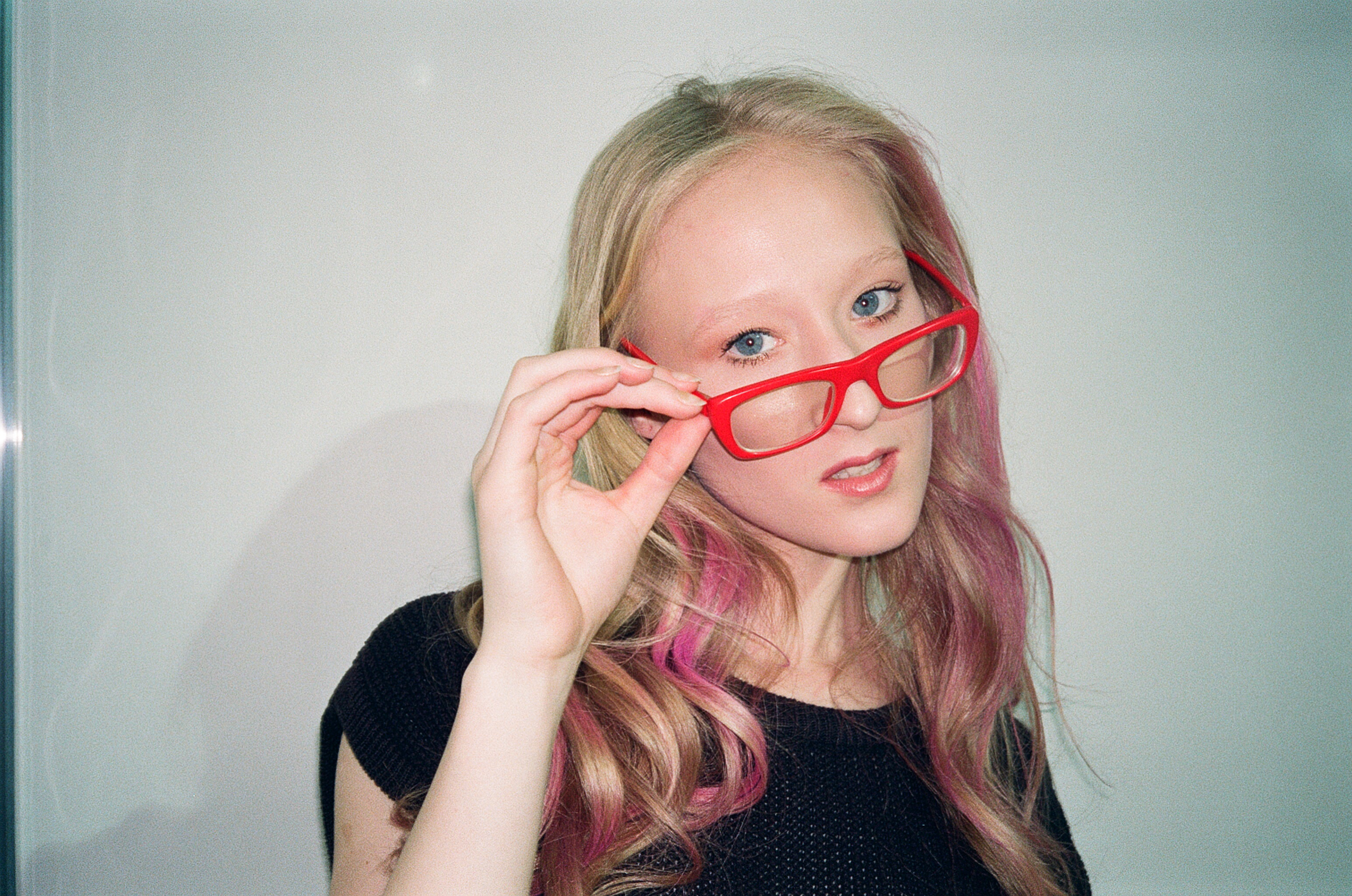 Daiana Stein with red glasses