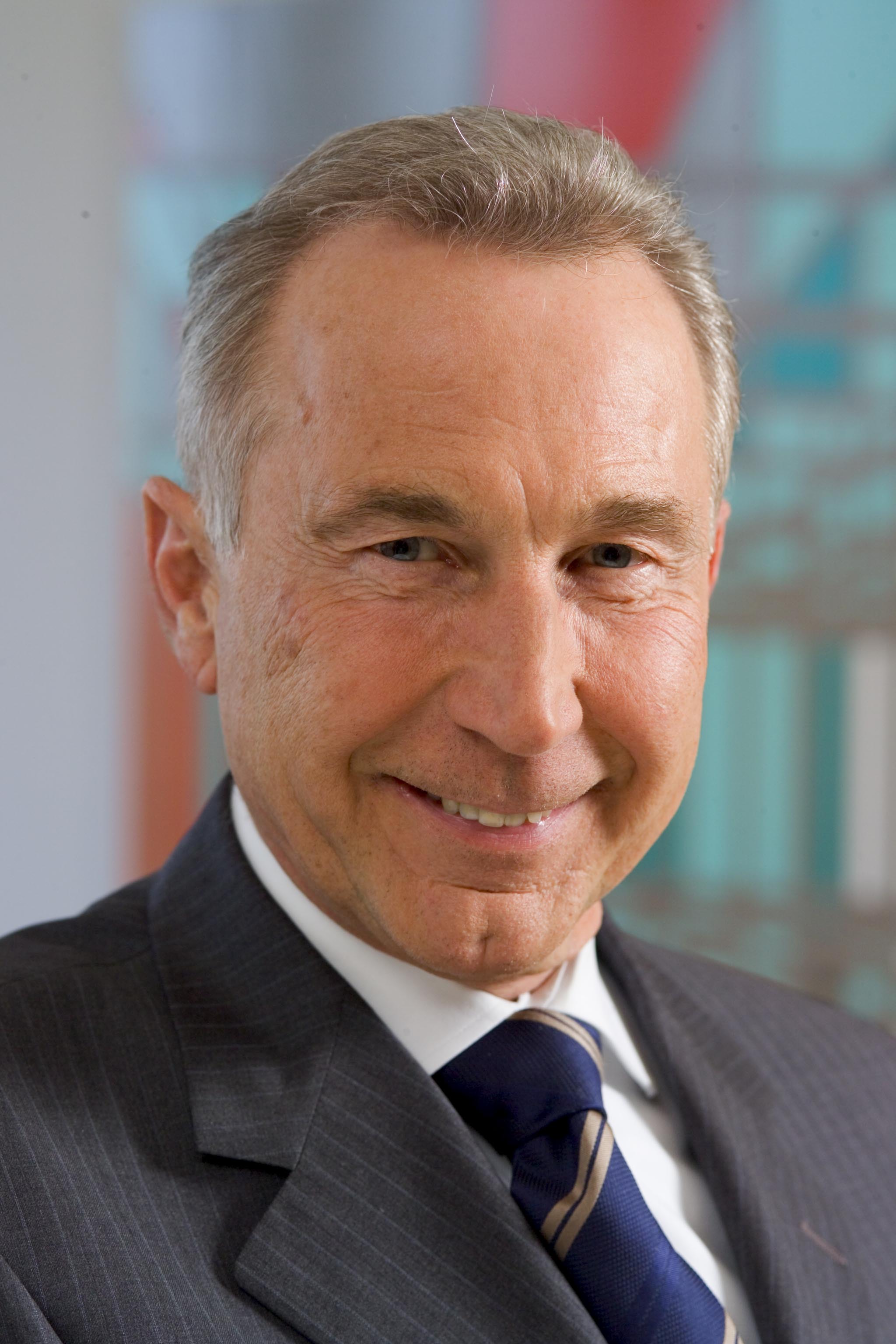 Dr Hofer