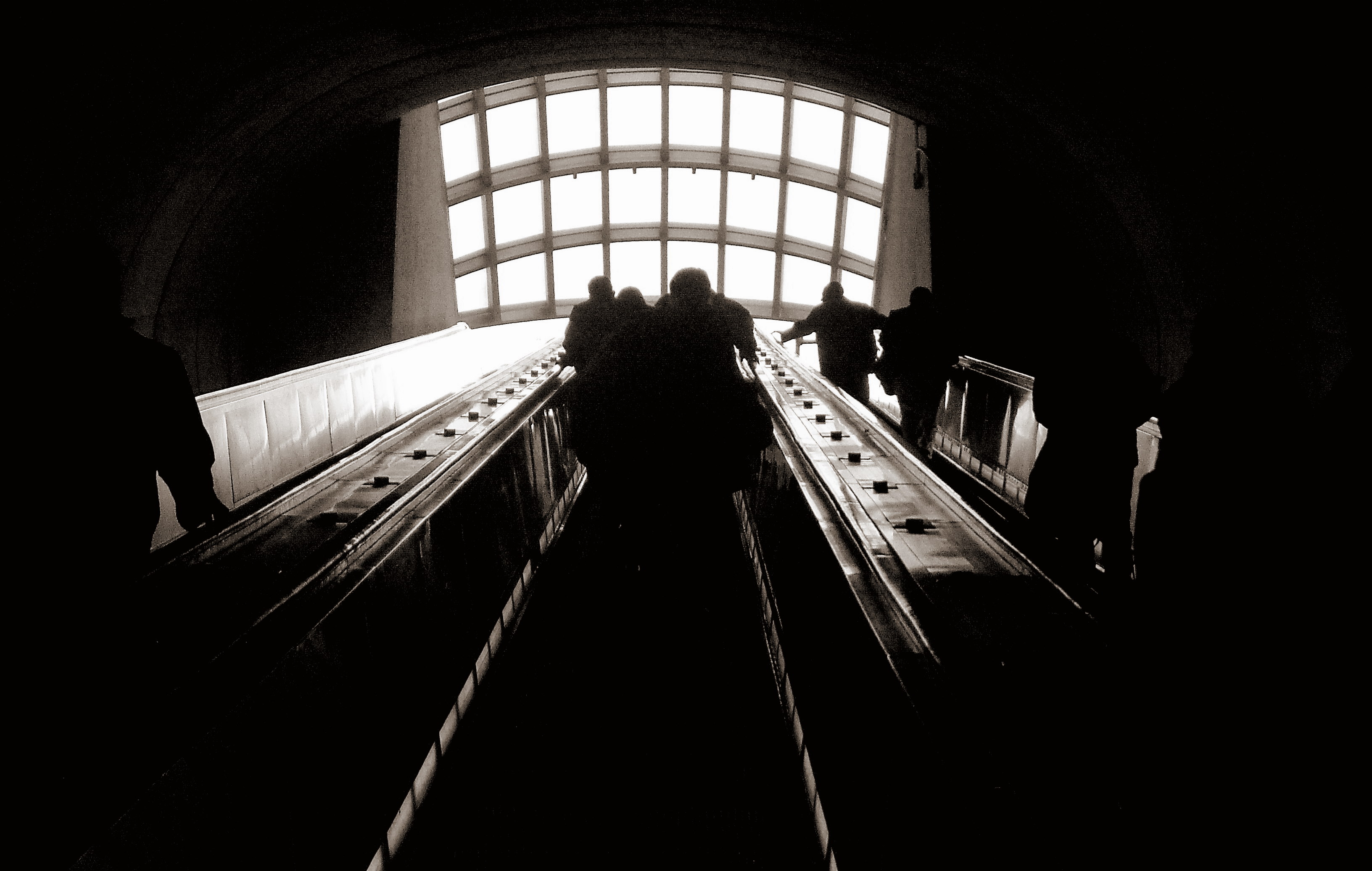 Dupont Circle Metro, escalators