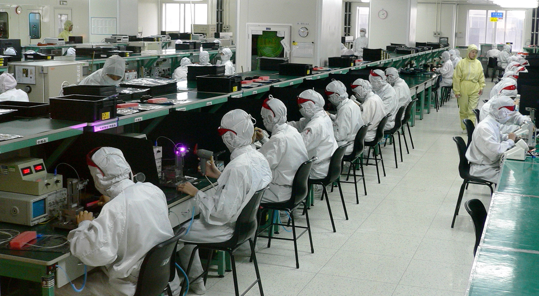 Fiber optics maunfacturing in clean room