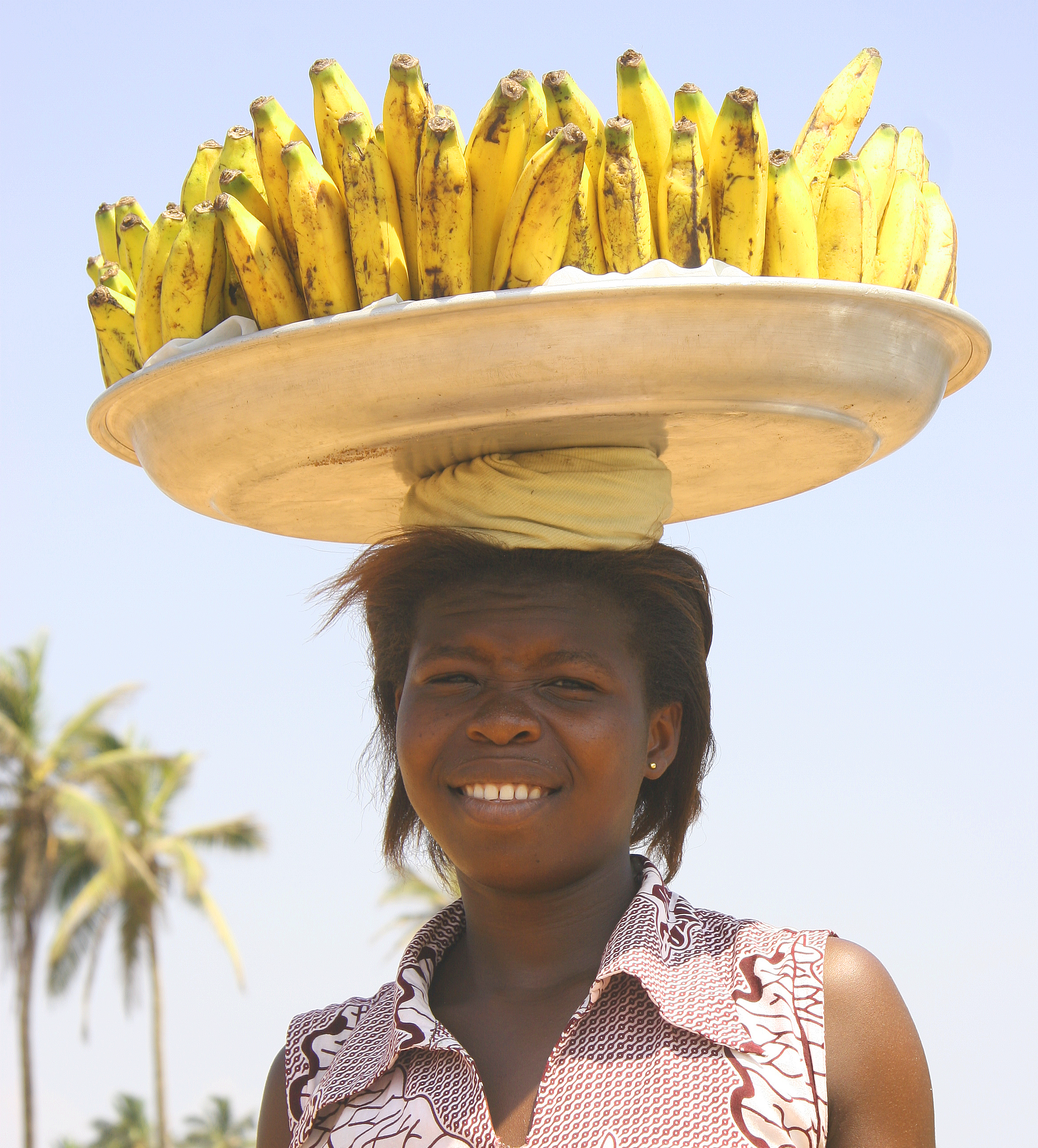 Ghana woman with bananas