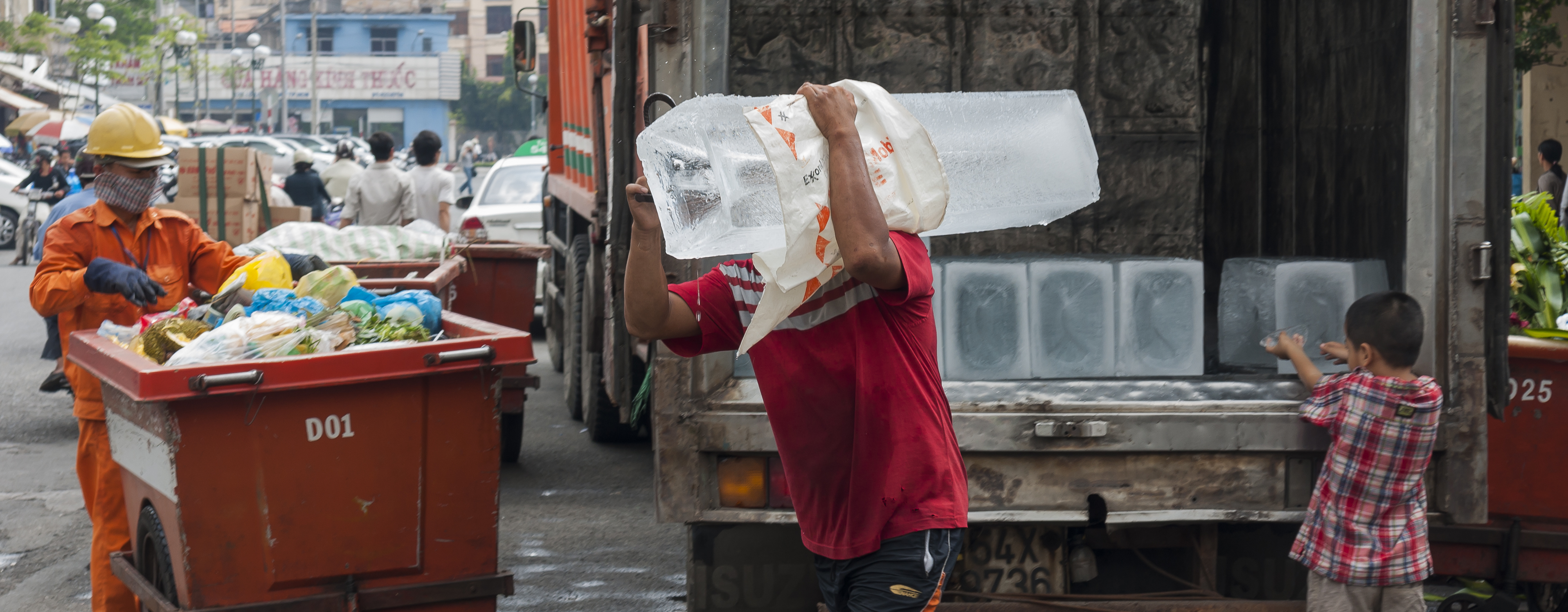 Ho-Chi-Minh-City Vietnam Ice-Delivery-02