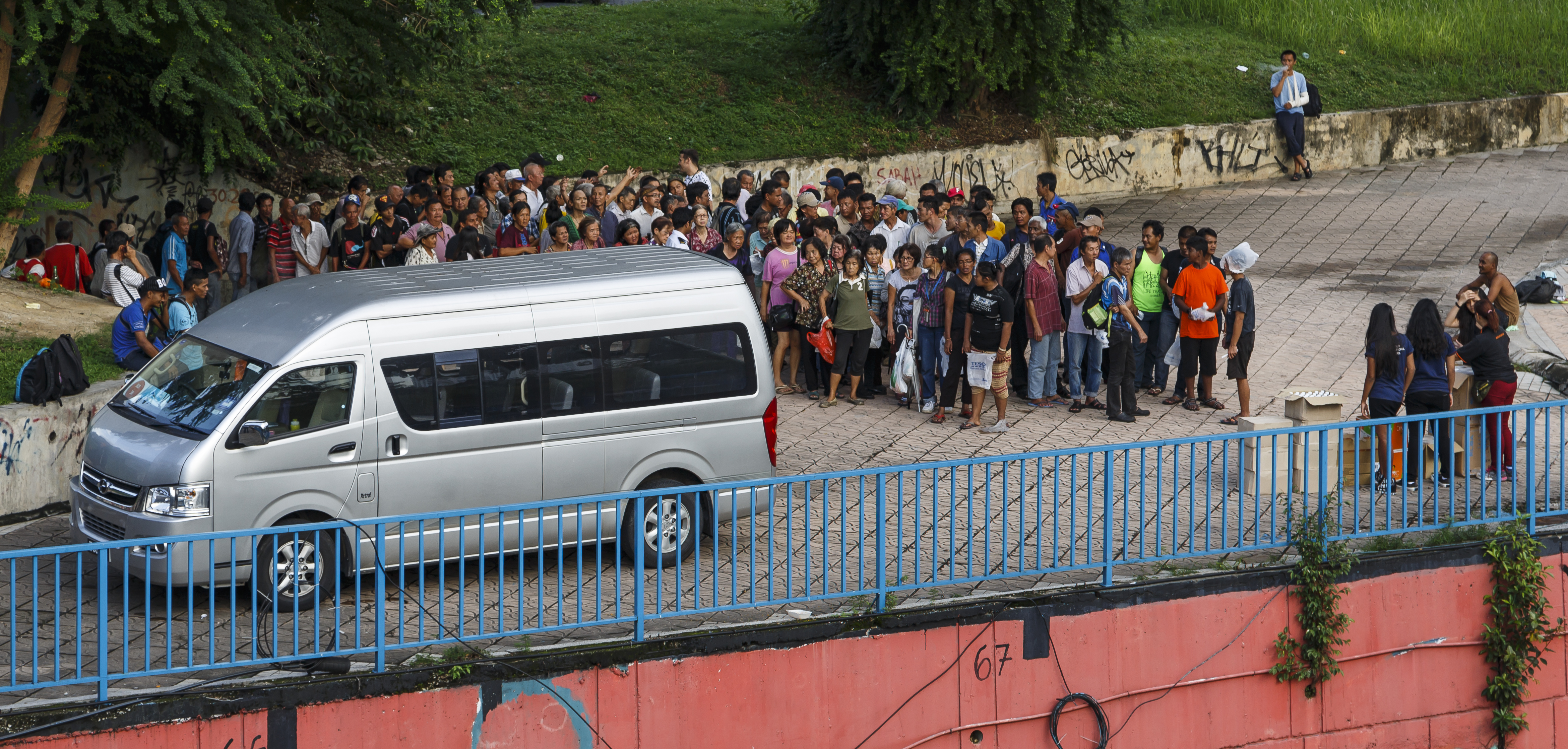 Kuala Lumpur Malaysia Food-distribution-to-needy-people-02