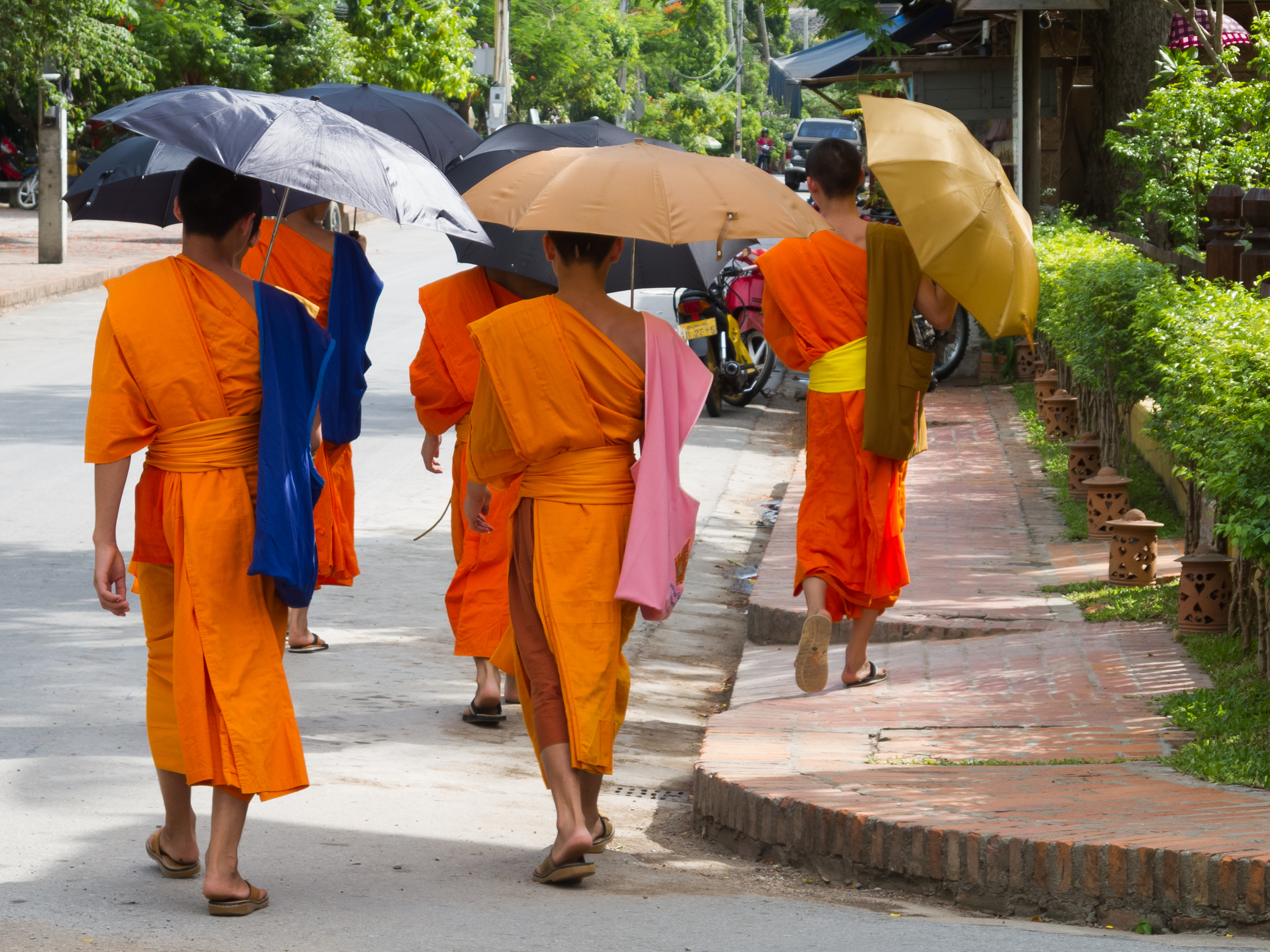 Luang-Prabang Laos Buddhist-Monks-01