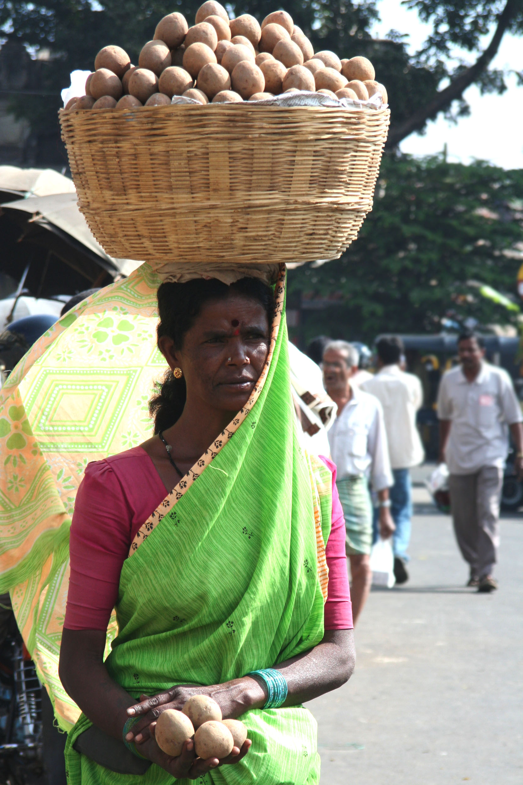 Mysore woman balancing basket
