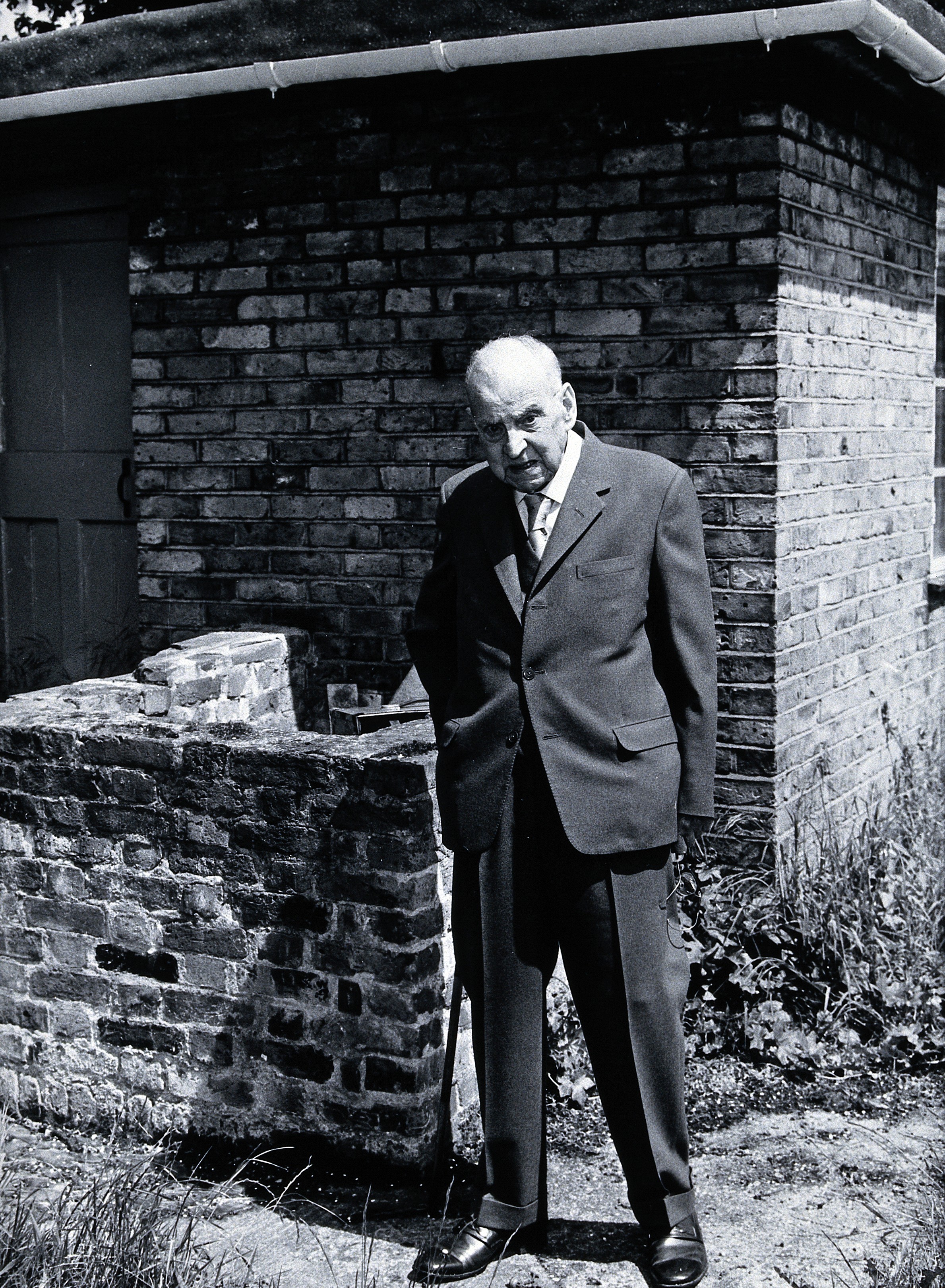 Percy G. Shute. Photograph by the Advertiser. Wellcome V0028026