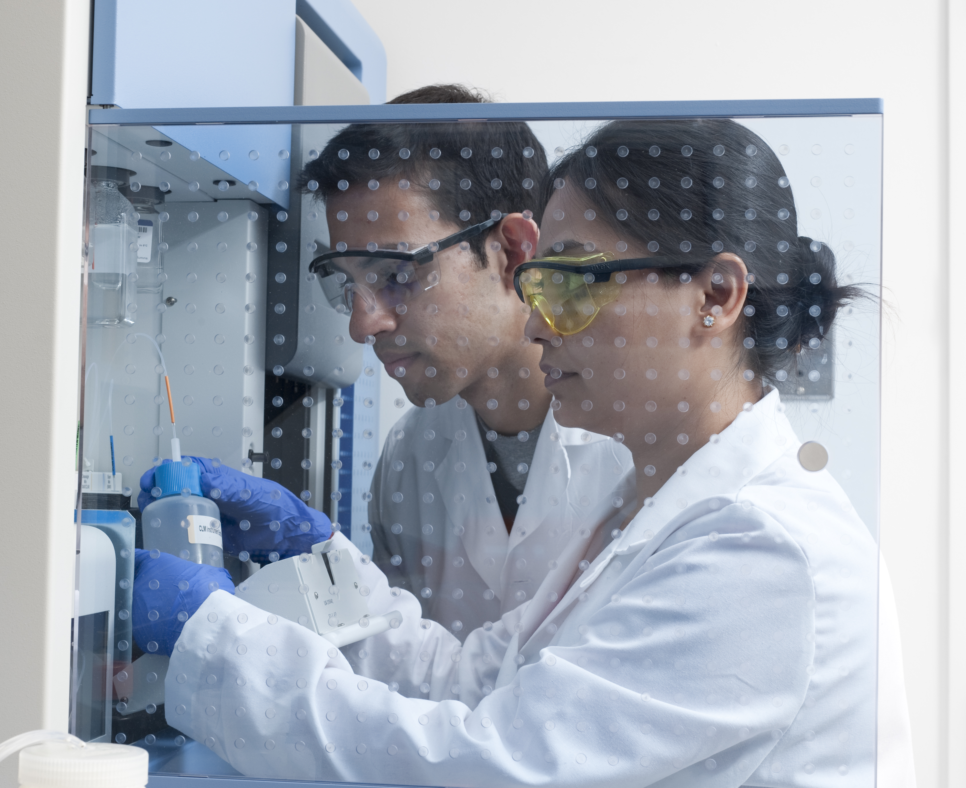 Preparing Scientific Equipment (9955310676)