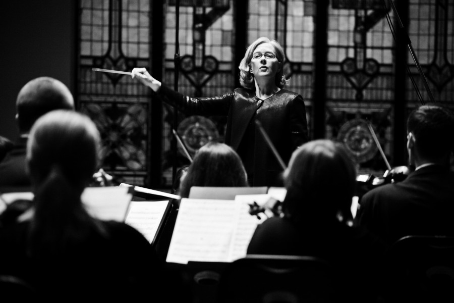 MCO Music Director Anne Manson conducting the orchestra 20140409
