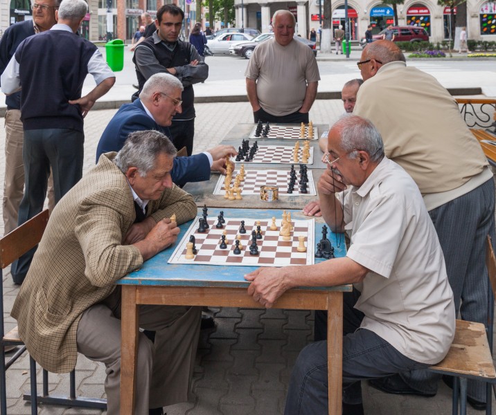 2014 Kutaisi, Mężczyzni grający w szachy (01)
