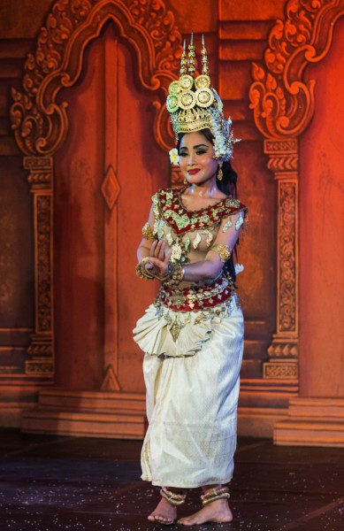 2016 Phnom Penh, Tradycyjny Kambodżański Pokaz Tańca (040)