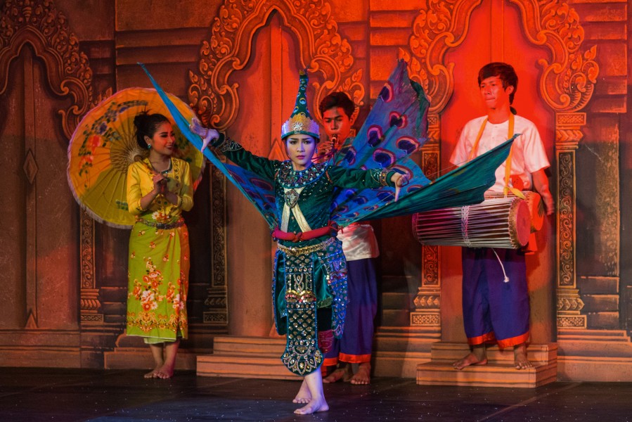 2016 Phnom Penh, Tradycyjny Kambodżański Pokaz Tańca (073)