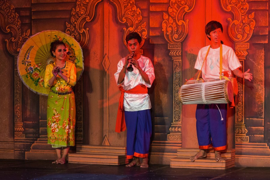 2016 Phnom Penh, Tradycyjny Kambodżański Pokaz Tańca (075)