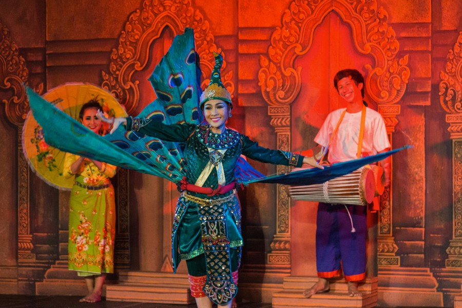 2016 Phnom Penh, Tradycyjny Kambodżański Pokaz Tańca (080)