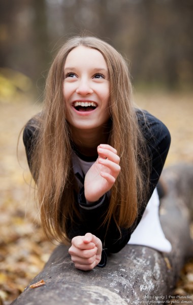 a 13-year-old girl photographed by Serhiy Lvivsky in November 2015, picture 2