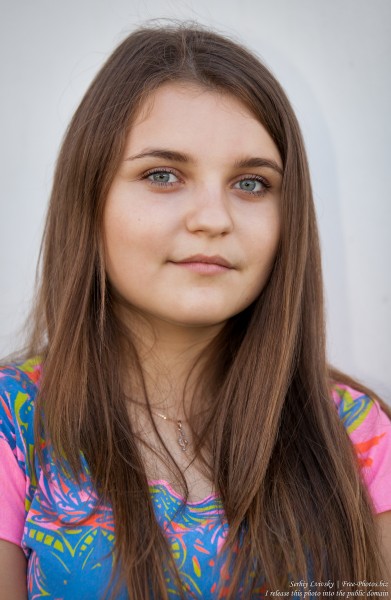 a 14-year-old brunette schoolgirl photographed in July 2015, picture 3