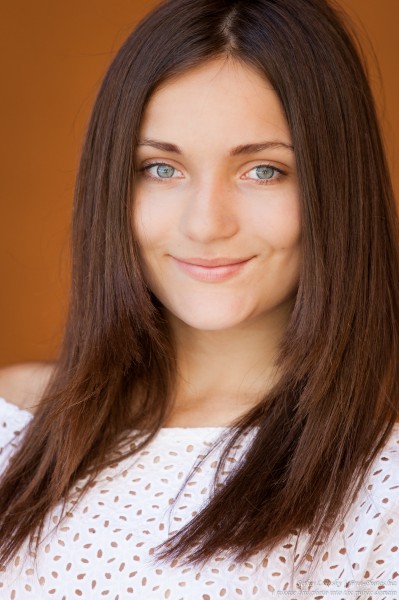 a brunette 14-year-old girl photographed in June 2015, picture 5