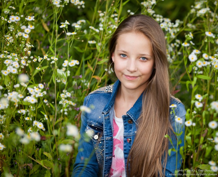 a pretty 13-year-old girl photographed in July 2015 by Serhiy Lvivsky, picture 9