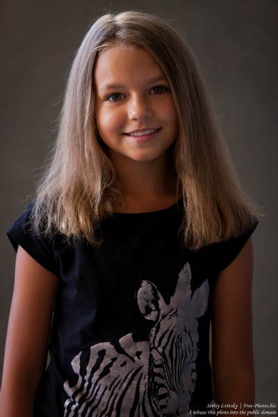 a twelve-year-old girl photographed in July 2015 by Serhiy Lvivsky, picture 4