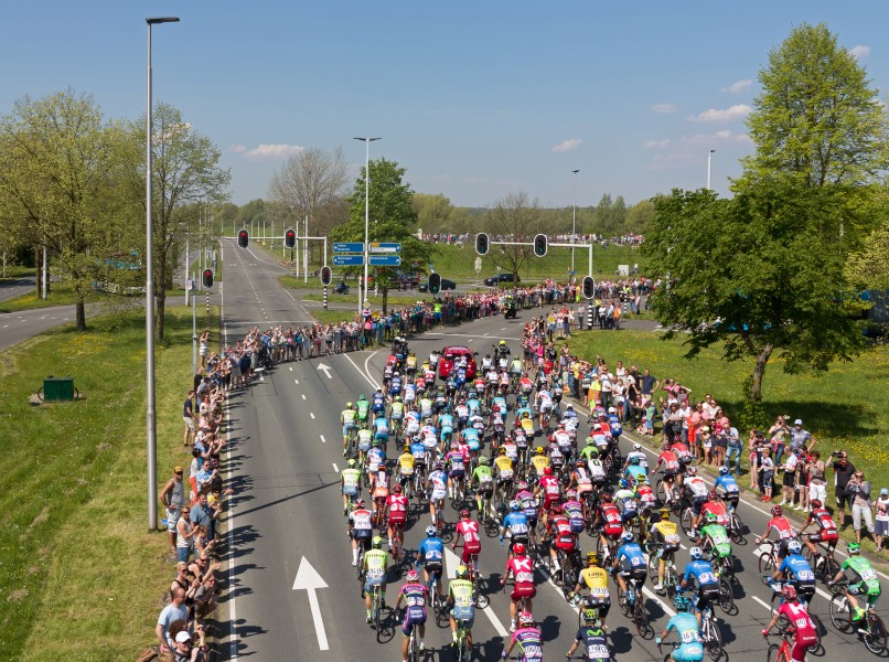 Arnhem Gelredome-traverse, peloton Giro d'Italia 2e etappe IMG 0147 2016-05-07 12.31
