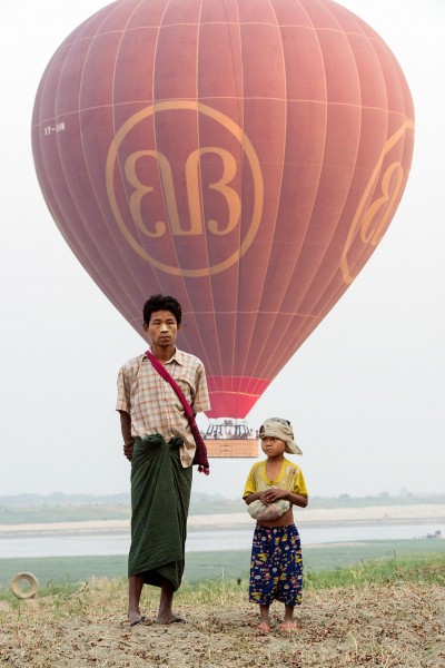 Balloons over Bagan (14706547258)