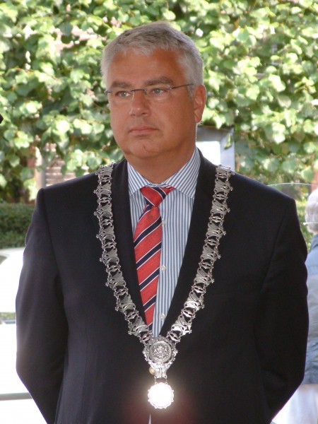 Burgemeester Frank Koen van Zederik