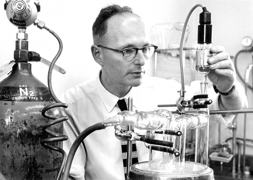 CSIRO ScienceImage 11342 Dr Syd Leach at work at the CSIRO Parkville laboratory in the early 1960s