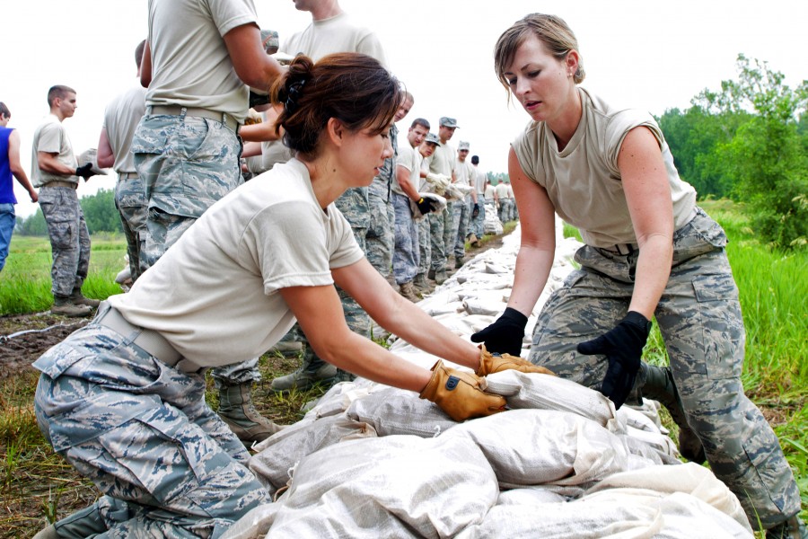 Defense.gov News Photo 110610-F-UP142-010 - Air Force airmen lay sandbags to protect against possible flooding from the Missouri River outside Rosecrans Memorial Airport St. Joseph Mo. on