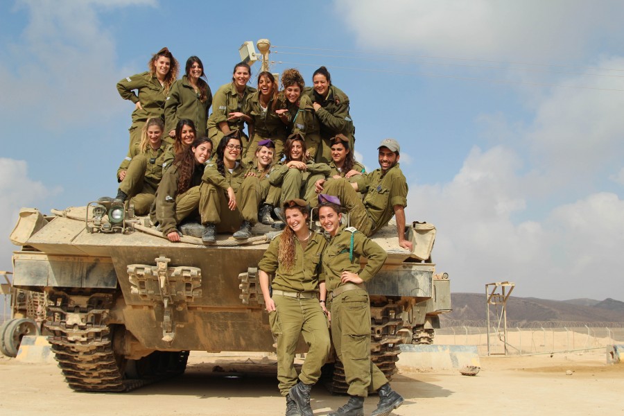 Flickr - Israel Defense Forces - Female Tank Instructors Conduct Drill (13)