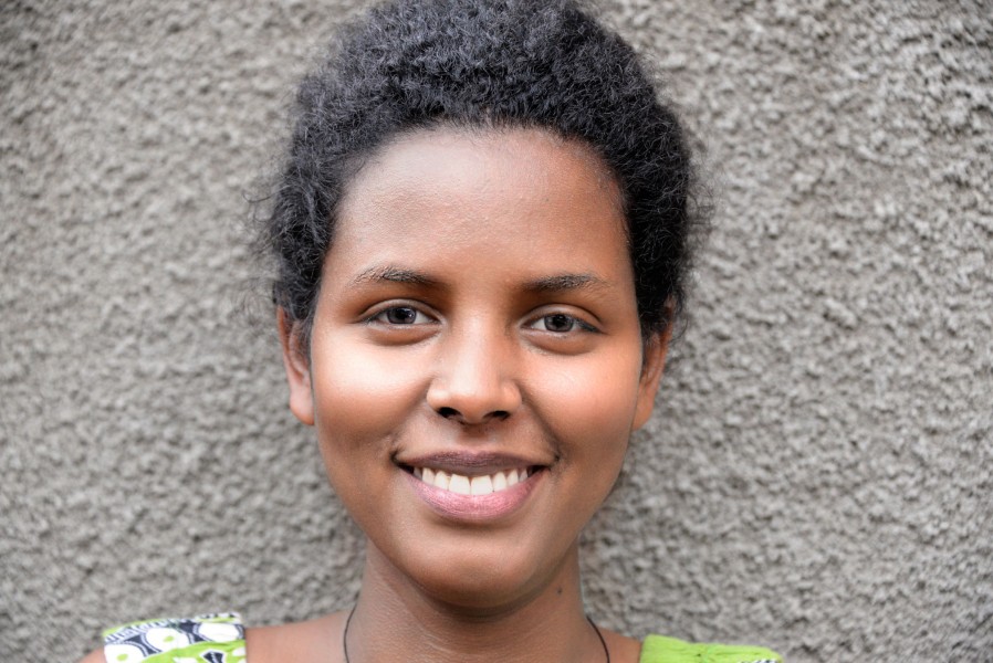 Girl in Addis, Ethiopia (13894886547)
