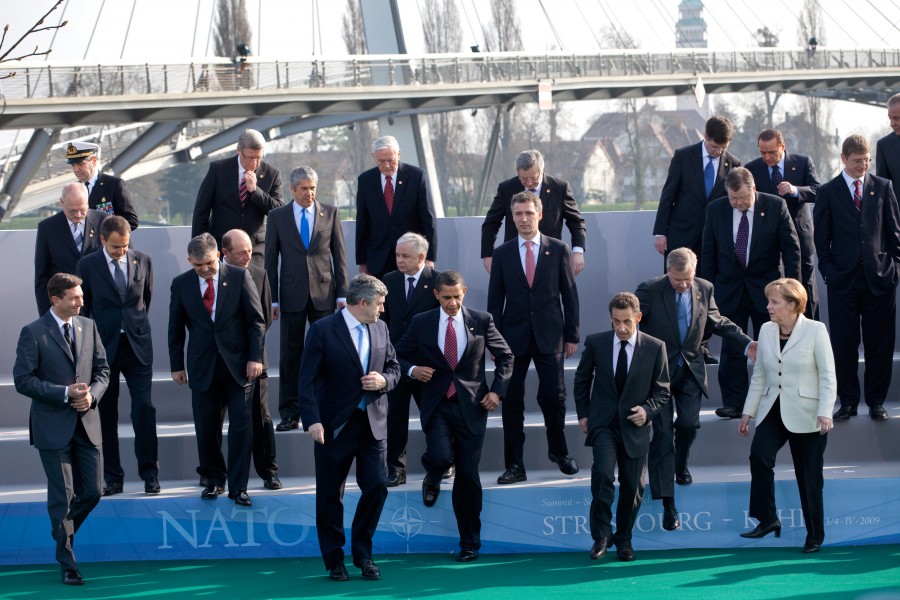 Group photo during 2009 NATO Strasbourg–Kehl summit