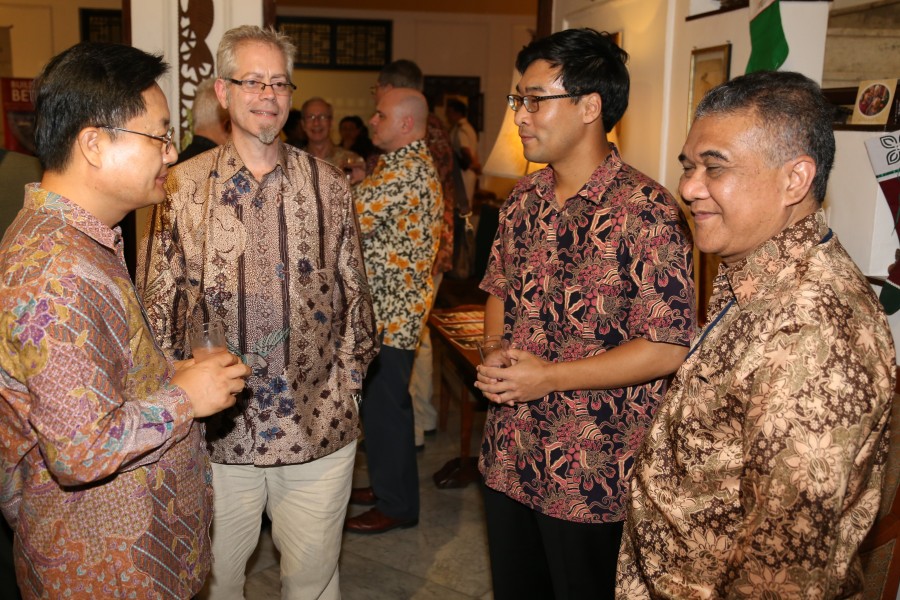 Kristen Bauer hosts a reception to reflect on life in Aceh after the 2004 Indian Ocean earthquake and tsunami disaster; December 2014 (17)