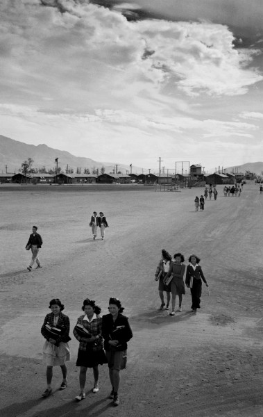 Manzanar school children 00153u