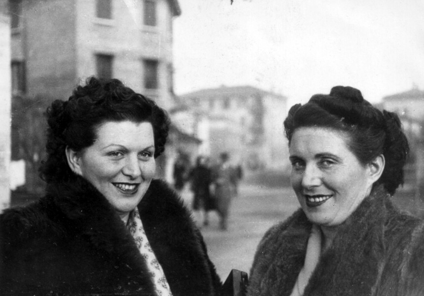Maria Luisa and Sara Palagini in Bologna on 1947
