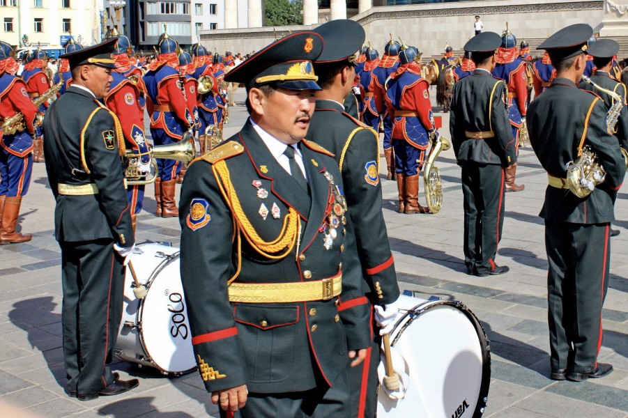 Orkiestra mongolskiej armii na placu Suche Batora w Ułan Bator 05