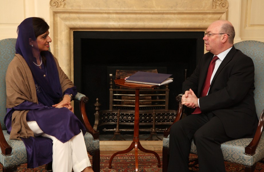 Pakistan Foreign Minister with Alistair Burt (6915424825)