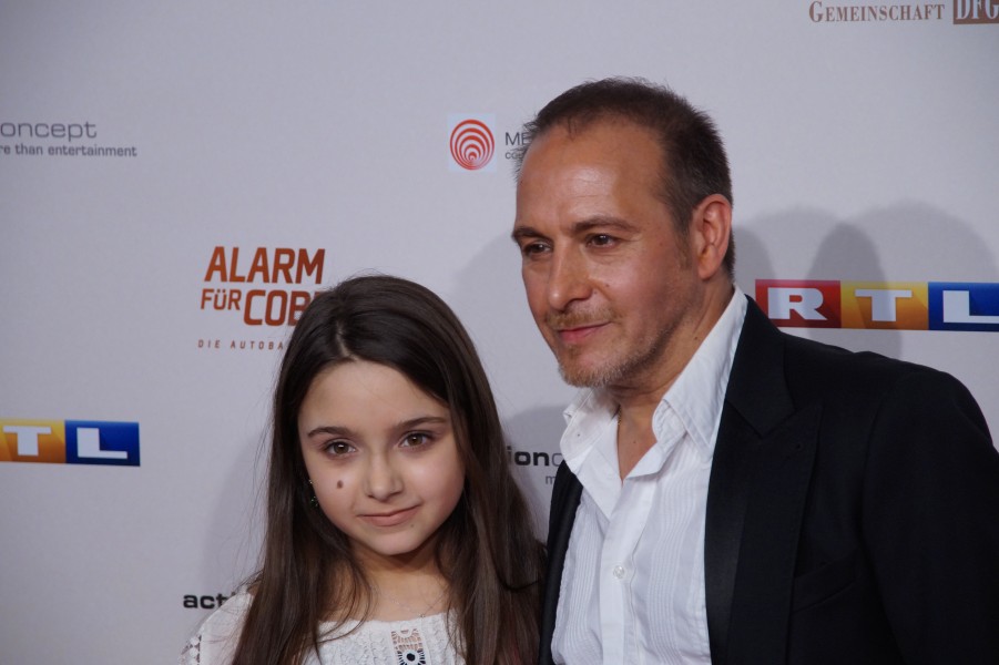 Pauletta Pollmann und Vater Erdoğan Atalay Premiere von der 300. Folge 'Alarm für Cobra 11'