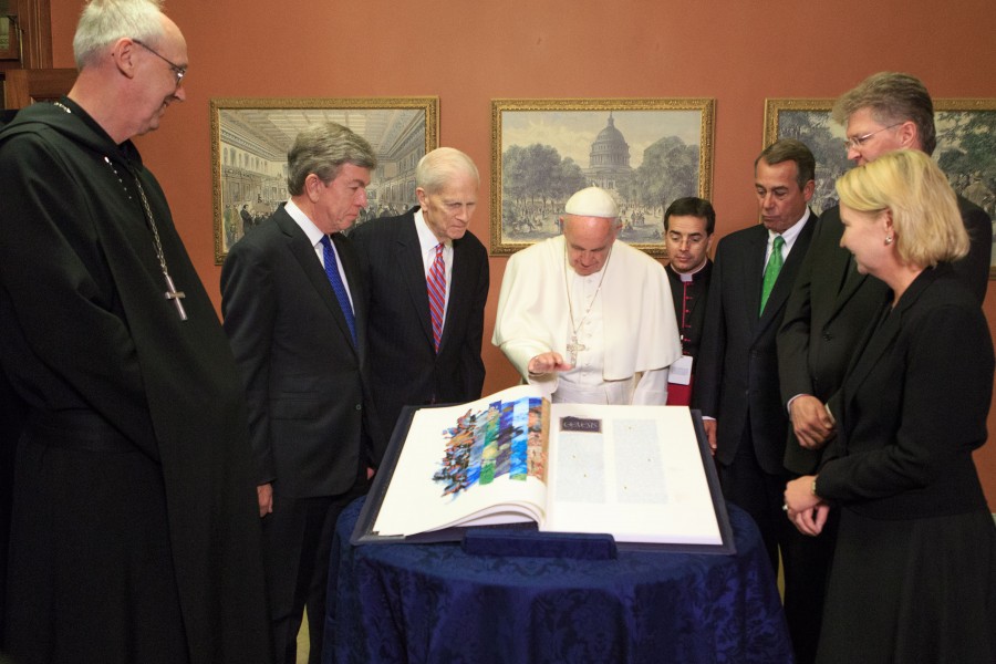 Pope Francis blesses bible with Congress