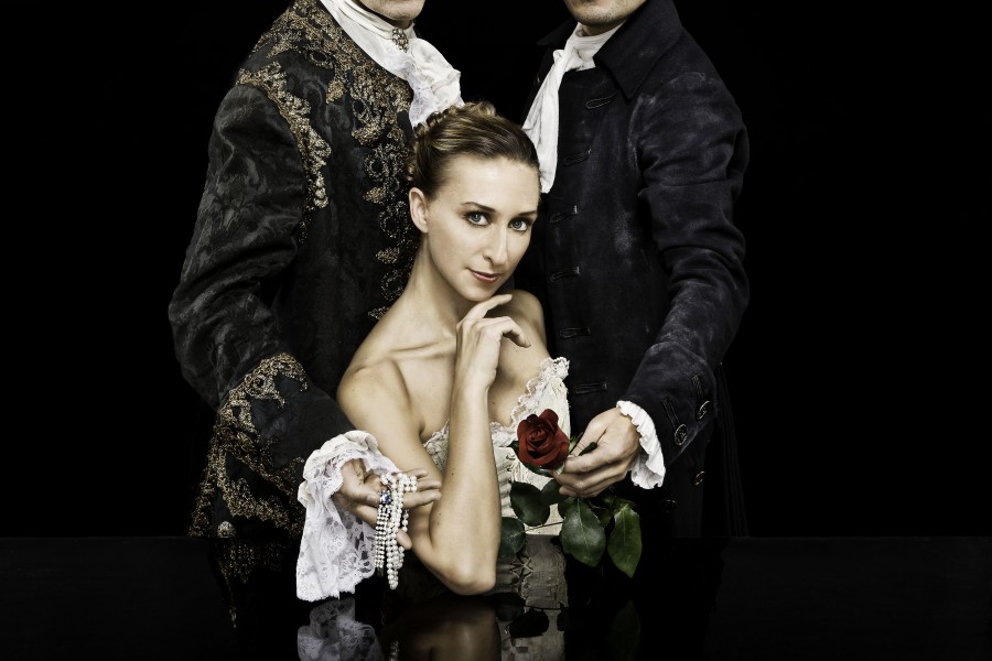 Promotional photo of Manon 2010